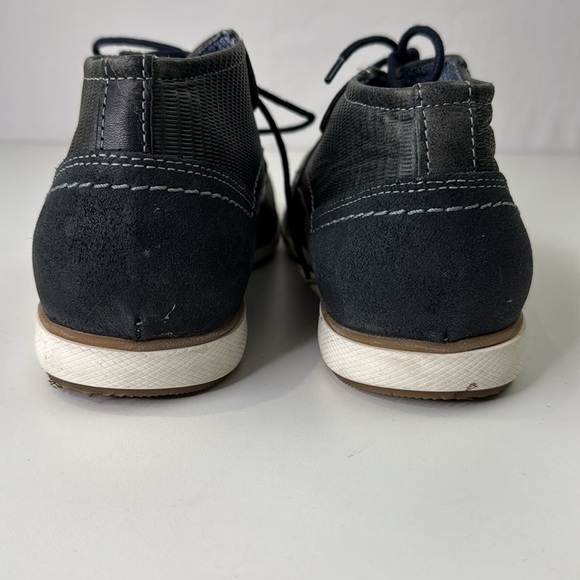 Florsheim Black Chukka Boots with Modern Design - Picture 6 of 14